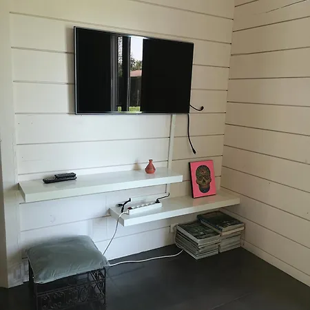 Maison En Bois Atypique Holiday home Audenge